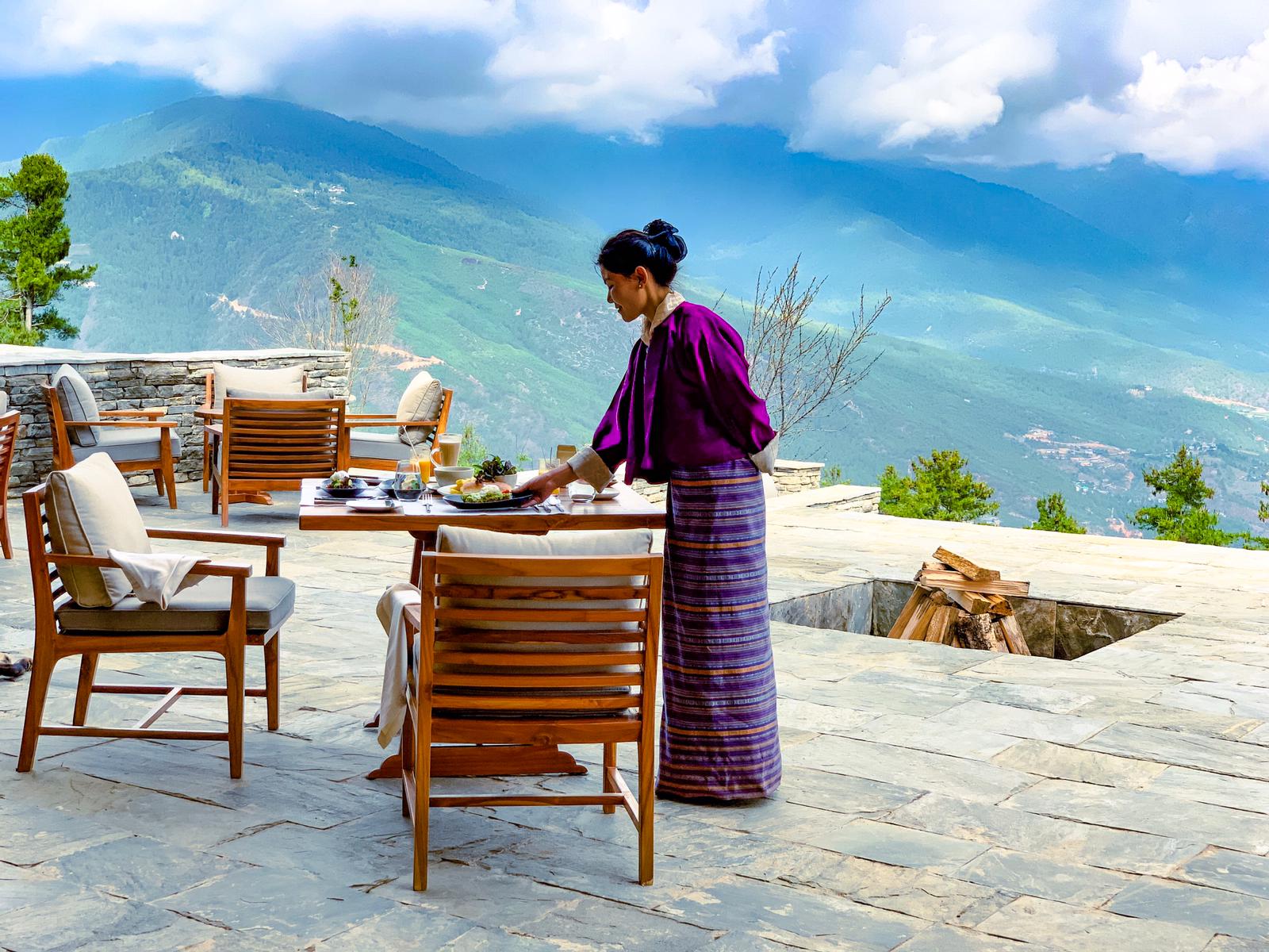 luxury hotels in bhutan