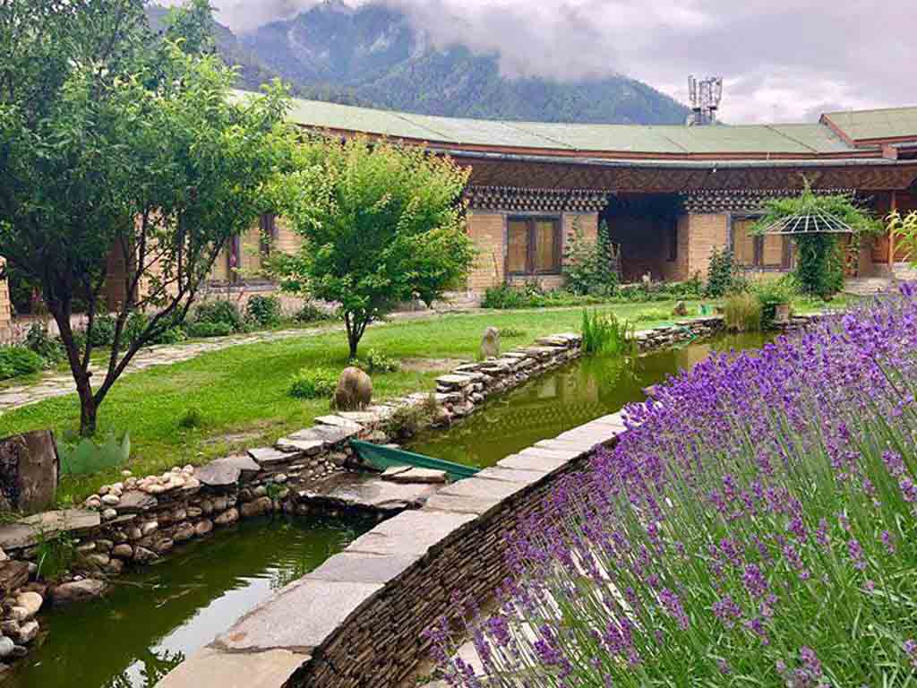 Bhutan 4-star hotel in Paro